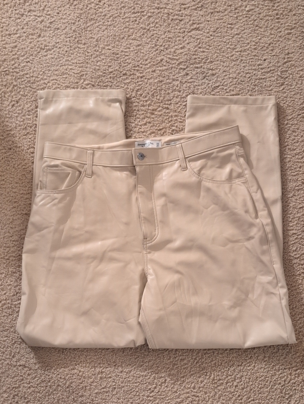 Abercrombie & Fitch The 90s Straight Ultra High Rise in Cream Vegan Leather